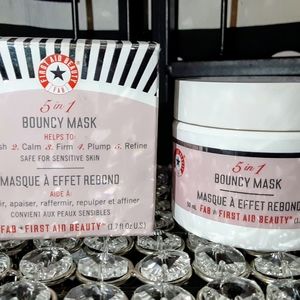 First Aid Beauty 5in1 Bouncy Mask